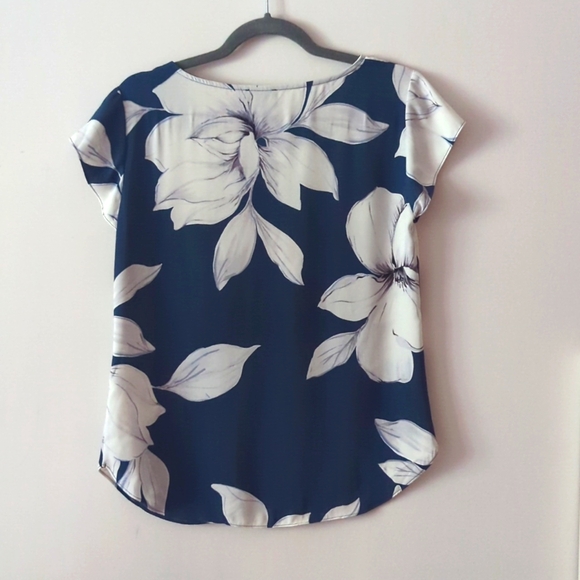 Marine floral print blouse from dynamite size S - Picture 2 of 5